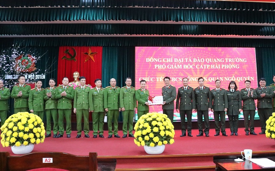 Phó Giám đốc CATP Đào Quang Trường thăm, chúc Tết một số đơn vị tiêu biểu thuộc CATP